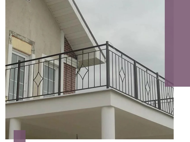 Изготовление балконных ограждений в Протвине из металла и стекла