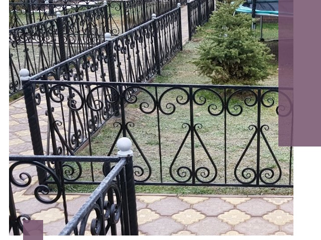 Кованые газонные ограждения под ключ в Протвине